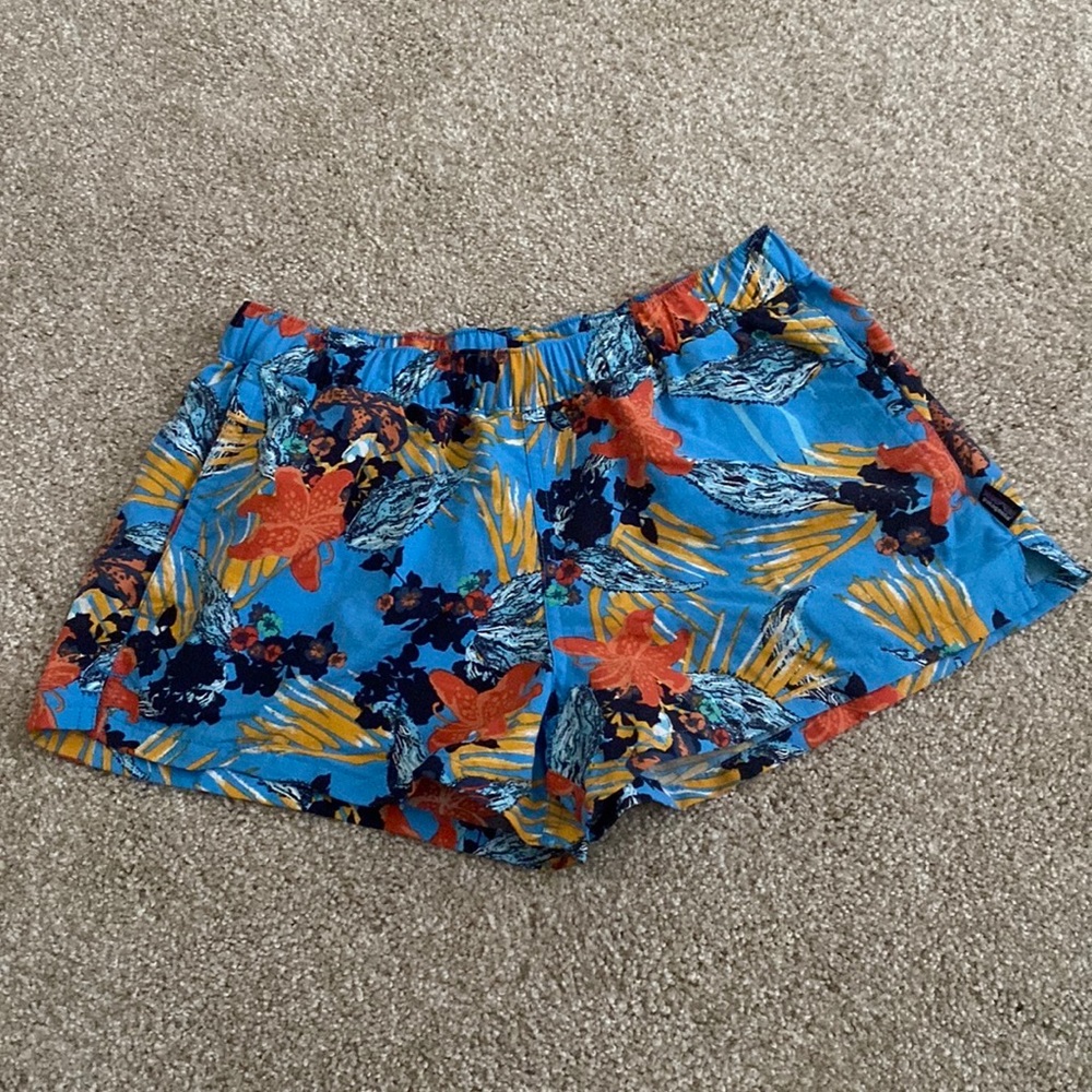 Patagonia Women’s Barely Baggie shorts 2.5”